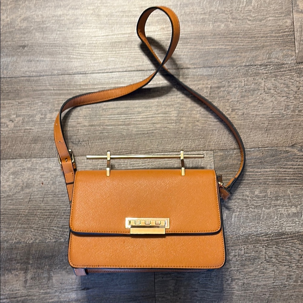 Elegant Tan Leather Crossbody Bag